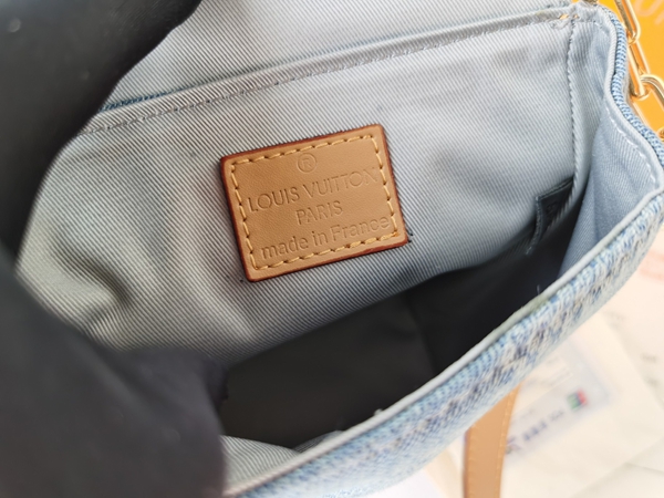 ルイヴィトンバッグ角部分ディテール